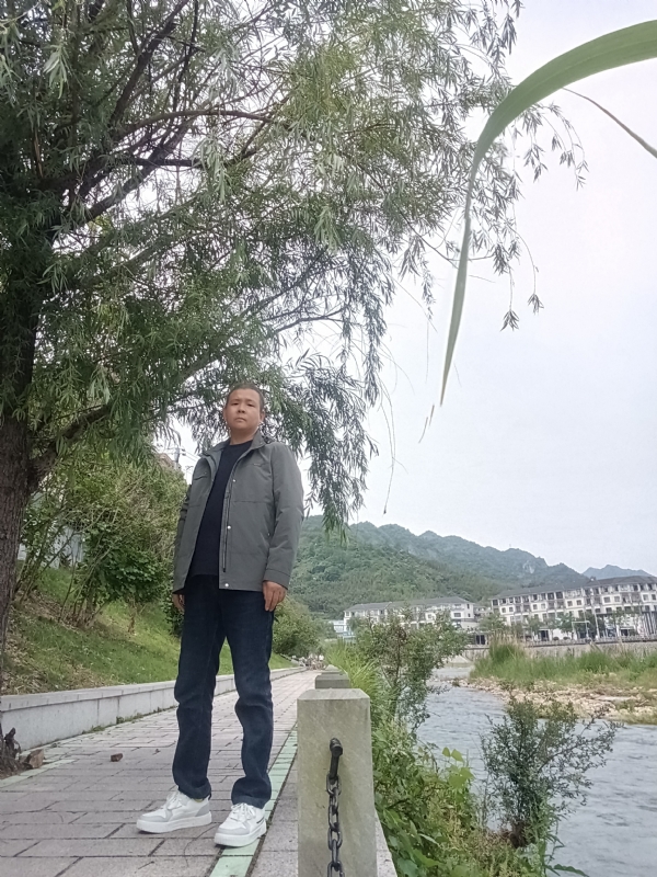 飞雪飘零的第一张照片--丽水认干亲服务网